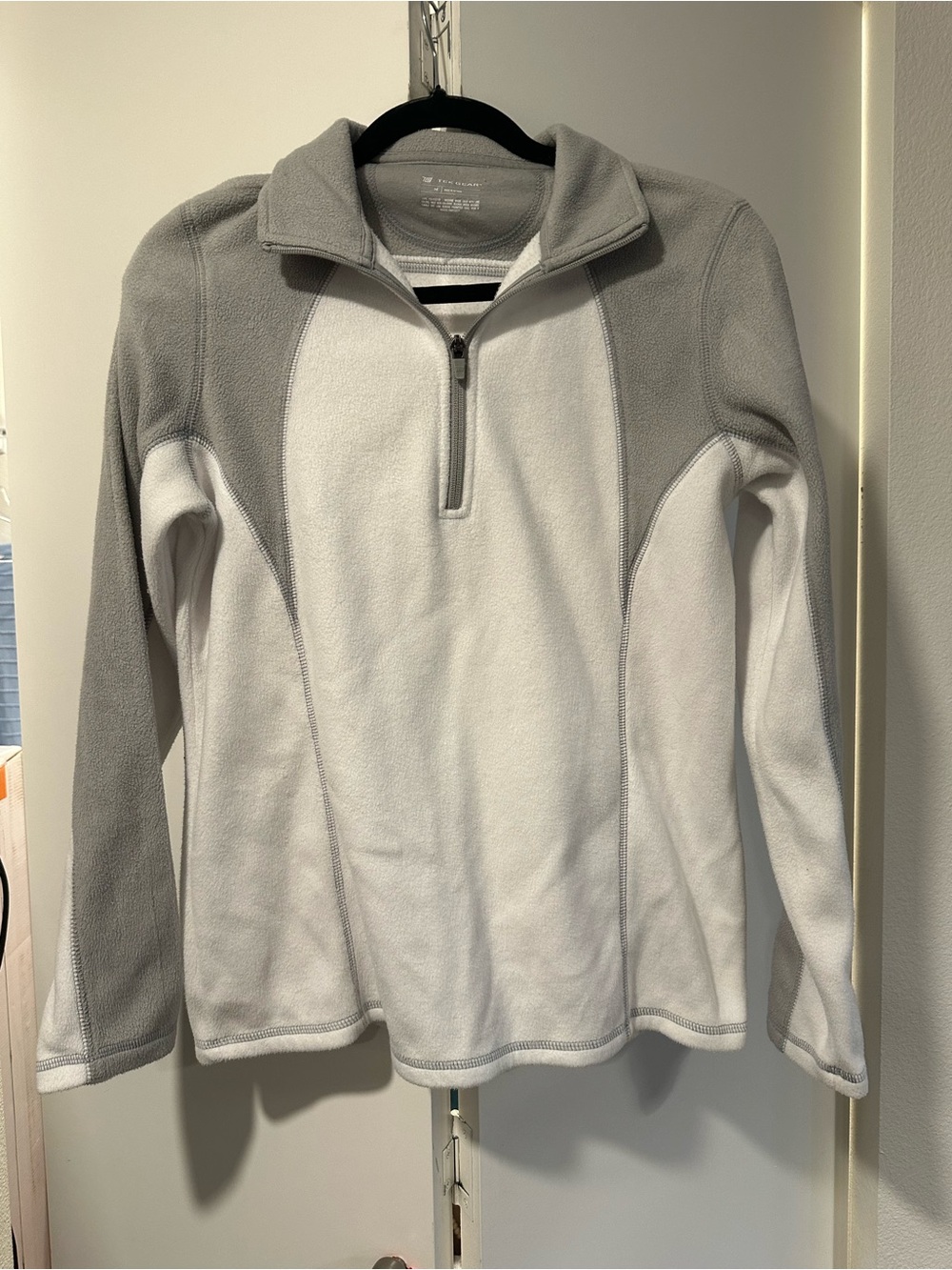Women’s Two-Tone Medium Gray and White Quarter-Zip Fleece
